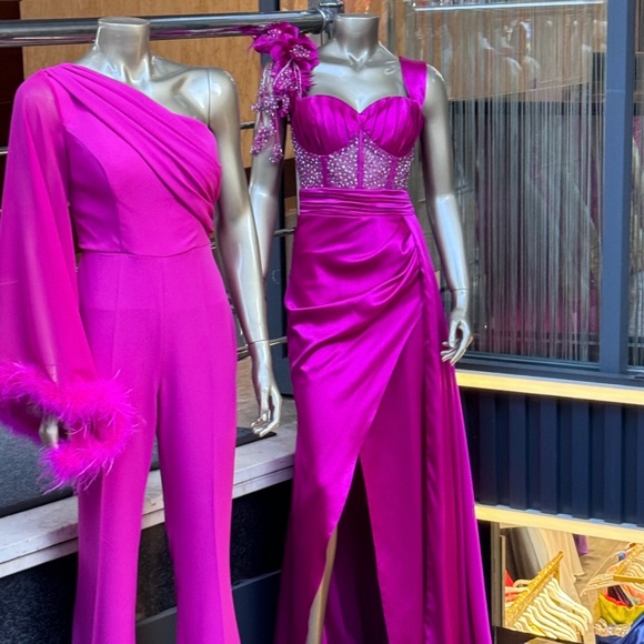 Fuchsia pink one shoulder gown - Picture 3 of 3